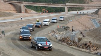 Presiden Joko Widodo Tinjau Perkembangan Jalan Tol Aceh