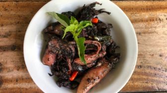 Resep Cumi Hitam Pedas, Nikmat dan Tidak Alot