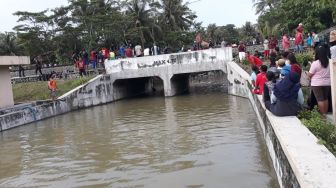 Dua Pelajar Tewas Tenggelam di Underpass Kulur Saat Prank Ulang Tahun