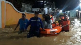 Sejak Dini Hari, Banjir Landa Jakarta dan Bekasi, Listrik Mati