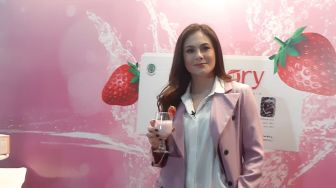 Unggah Foto Bareng, Wulan Guritno Dibilang Seumuran Anya Geraldine