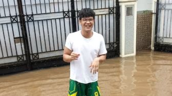 Kondisi Asrama Pemain Klub Basket Amartha HangTuah saat Banjir Melanda