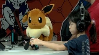 Keren, Bocah 7 Tahun Ini Juarai Turnamen Pokemon Internasional