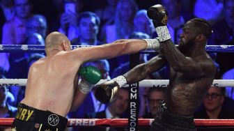 Wilder vs Fury Raup Pemasukan Triliunan, PBSI Rugi Materiil dan Immateriil