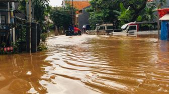 Banjir di Bumi Nasio Indah Bekasi, Sebagian Warga Pilih Bertahan