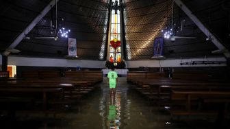 Gereja Santo Kristoforus Terendam Banjir