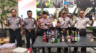 Polisi Ringkus 7 Tersangka Penjual Miras Tak Berizin, Begini Hukumannya