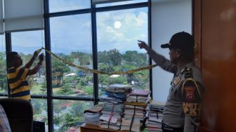 Duar! Peluru Nyasar Pecahkan Kaca, Universitas Negeri Padang Geger