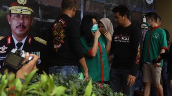 Vitalia Sesha dihadirkan sebagai tersangka saat gelar perkara kasus narkoba publik figur di Polres Metro Jakarta Barat, Kamis (27/2). [Suara.com/Angga Budhiyanto]
