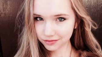 Kenalan dengan Naomi Seibt, Remaja Cantik yang Populer karena 'Anti-Greta'
