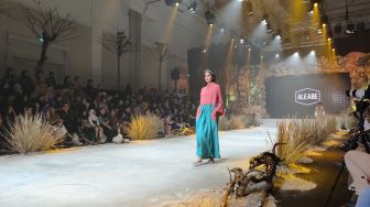 Kerennya Penampilan Melly Goeslaw di Panggung Fashion Rhapsody