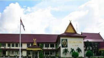 Kejati Riau Tahan Dua Oknum Pegawai Pemprov Riau Terkait Korupsi