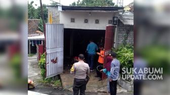 Korsleting dari Charger Handphone, Garasi Rumah Terbakar
