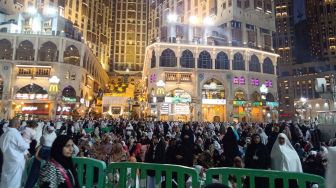 Masjidil Haram, Mekah, Arab Saudi, Kamis (27/2).  [ANTARA FOTO/Arief Chandra]
