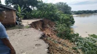 Ribuan Meter Tebing Sungai di Sungai Kuantan Kritis, Pemerintah Tak Berdaya