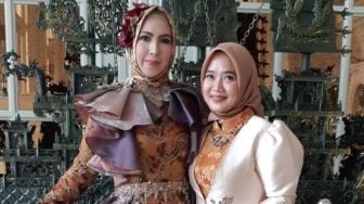 Riris Ghofir Hadirkan Keindahan Musim Gugur di Fashion Rhapsody