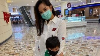 Kunjungi Sekolah Rafathar, Pakaian Nagita Slavina Jadi Sorotan Warganet