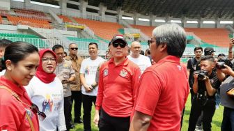 Tinjau Stadion Wibawa Mukti, Ketum PSSI: Kurang Lapangan Latihan