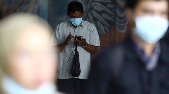 Tangkal Corona, Bersihkan Ponsel Lebih Penting daripada Pakai Masker