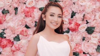 Manda Cello Ungkap Sisi Feminin di Klip Lagu Tak Tergantikan