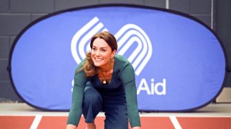 Contek Gaya Sporty Kate Middleton dengan Deretan Celana Hijau Ini, Babes