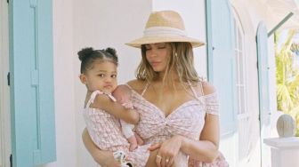 Sudah Punya Kantor Khusus, Putri Kecil Kylie Jenner Bakal Bikin Brand Sendiri