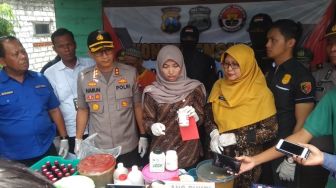 Modal Buku Panduan Bikin Jamu, Shodiq Nekat Buka Pabrik Jamu Rumahan Ilegal