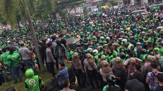 Ramai Driver Ojol, Ada Tawuran di Area Casa Grande Ring Road Utara