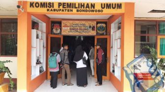 Dua Bulan Gaji Belum Cair, Mantan PPK dan PPS Datangi Kantor KPUD Bondowoso