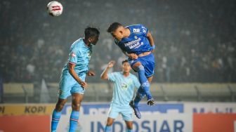 Wander Luiz Kembali Moncer, Persib Tundukkan Arema FC 2-1 di Kanjuruhan
