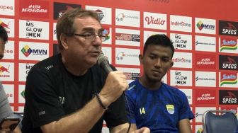 Persib Akhirnya Menang di Kandang Arema Setelah 11 Tahun, Pelatih Semringah