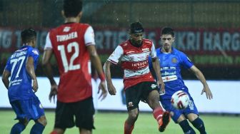 Ditahan Imbang Tim Promosi, Madura United Gagal Kembali ke Puncak Klasemen