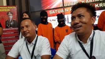 Bersenjata Parang, Duo Cewek ABG di Karimun Beraksi Jadi Maling