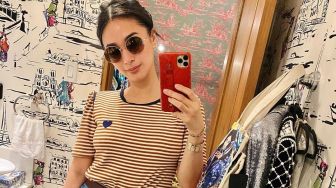 Ditempel Pita Hermes, Sosialita Cantik Bikin Masker jadi 'Naik Kelas'