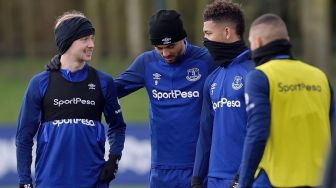 Pemain Tunjukkan Gejala Corona, Skuat Everton Resmi Dirumahkan