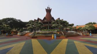 Suasana sepi di salah satu wahana Dunia Fantasi (Dufan), Taman Impian Jaya Ancol, Jakarta, Sabtu (14/3). [Suara.com/Angga Budhiyanto] 