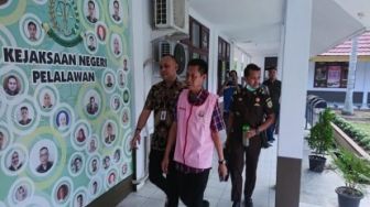Terima Gratifikasi, Jaksa Tahan Oknum Lurah di Pelalawan
