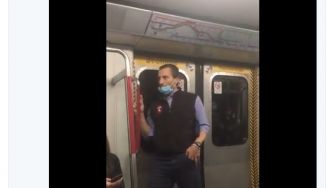 Videonya Sedang Mengoles Air Liur di MRT Viral, Lelaki Ini Minta Maaf