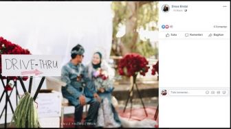 Social Distancing, Pengantin Ini Viral karena Menikah 'Drive Thru'