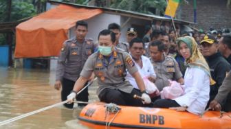 Tigaraksa Dilanda Banjir saat Wabah Corona Jadi Sorotan Utama