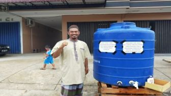 Jaga Pola Hidup Sehat, Warga Toboali Ini Siapkan 600 Liter Air & Sabun Cair