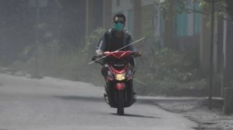 Gunung Merapi Erupsi, Magelang Diguyur Hujan Abu