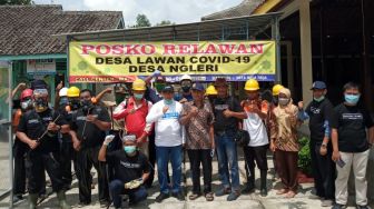 Sutrisna Wibawa Disinfektasi dan Bagikan Masker Buatan UMKM di Gunungkidul