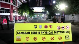 Terbanyak Positif Corona, Jalan Darmo Surabaya Dihujani Disinfektan