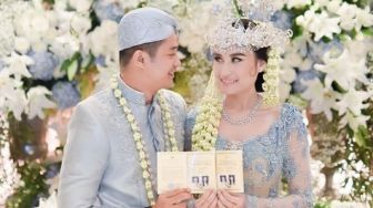 Mertua Tuduh KDRT, Ini 7 Potret Mesra Adly Fairuz dan Angbeen Rishi