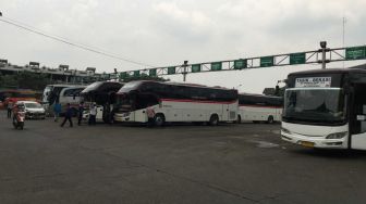 Sudah Jatuh Tertimpa Tangga, Nasib Sopir Bus di Bekasi Saat Wabah Corona