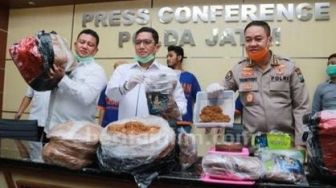 Rayu Pembeli, 3 Bandar Narkoba Tembakau Gorila Bilang Bisa Kebal Corona