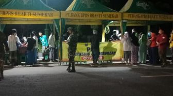 Posko Pemantauan Covid-19 Sumenep Periksa Dua Bus Rombongan Santri