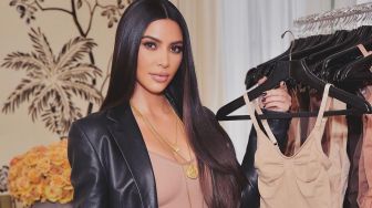 Kim Kardashian Kewalahan, Antrean Pakaian Dalam SKIMS Tembus Sejuta