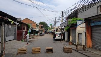 Viral Keluyuran di Tebet, Jejak Nenek Positif Corona Kini Di-Lockdown Warga